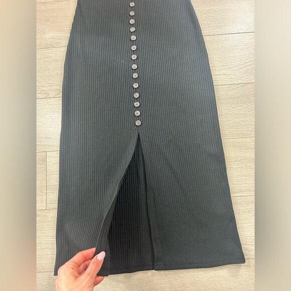 Olivia & James Black Ribbed Button Front Midi Dress - Picture 5 of 11